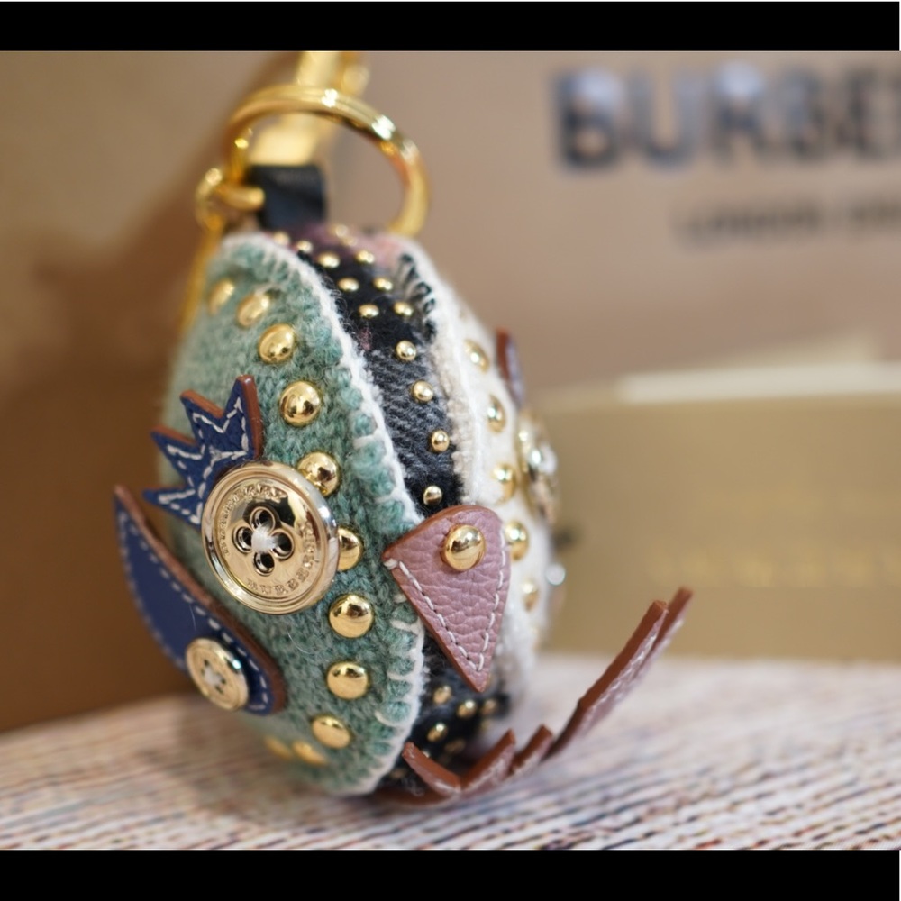 Burberry Blush Pink Derek Bird Charm NWT - Picture 1 of 2